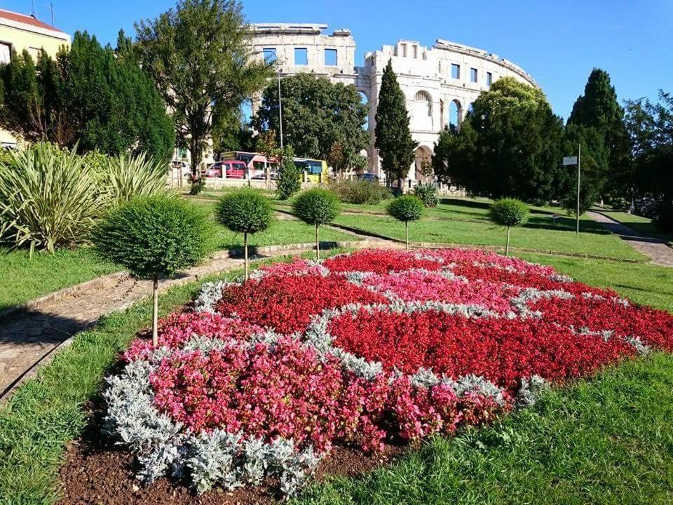 Apartmani Karoca 2 Pula Exterior photo